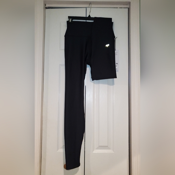 ALO High-Waist Airlift Legging - LARGE - Picture 2 of 2